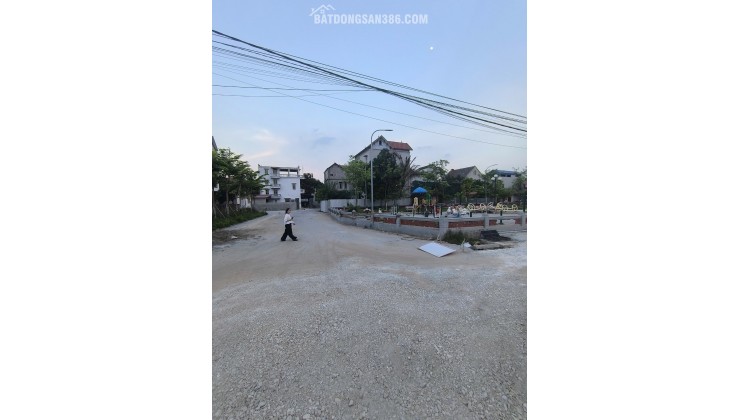 Bán Đất 352m2 - Lô góc ngã 4 (3 mặt tiền) tại Nguyên Khê - Đông Anh - Hà Nội