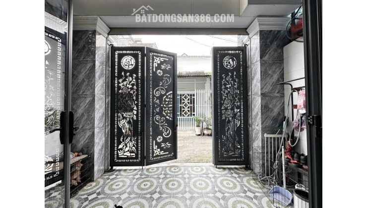 Nhà siêu đẹp 3 tầng ngay chợ Tăng Nhơn Phú A. 4PN 3WC. chỉ 6.4đ. LH Hân 0347267886