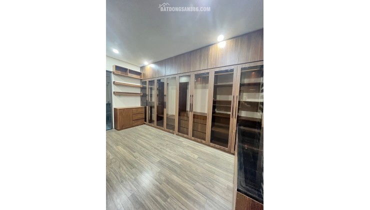 Nhà mặt phố Đồng Thiện – 96m² x 4 tầng, thang máy, full nội thất cao cấp.
