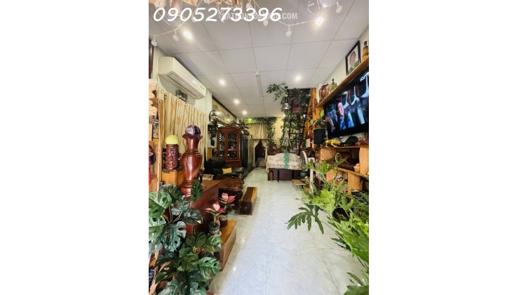 NỘI THẤT TOÀN GỖ QUÝ HIẾM XỊN XÒ- GIÁP QUẬN 10 - TÂN BÌNH - CHỈ VIỆC DỌN VALI VÀO Ở - CÁCH HẺM XE HƠI VÀI BƯỚC CHÂN - 36M2 - 3 TẦNG CHỈ 4.8 TỶ