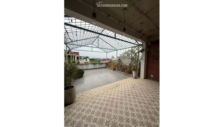Mặt phố Hoa Động - 100m² x 3 tầng, vị trí đẹp, kinh doanh sầm uất.