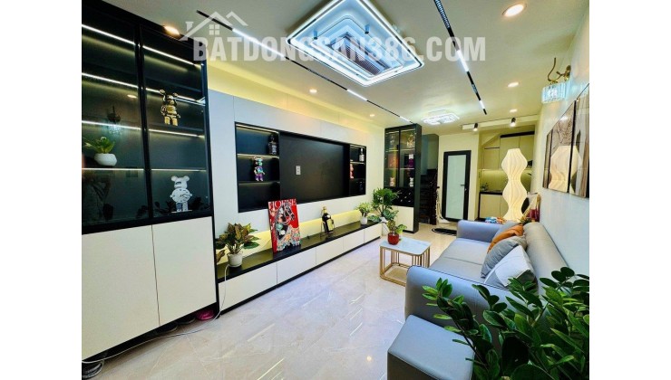 NHÀ 30M - TRUNG TÂM QUẬN HAI BÀ TRƯNG- SÁT PHỐ CỔ - CHỈ 150M RA MẶT PHỐ TRẦN KHÁT CHÂN - 5 TẦNG 3 NGỦ - FULL NỘI THẤT ĐẸP LONG LANH. GIÁ 7,9 tỷ