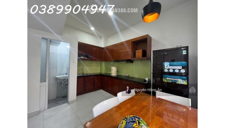 Bán nhà 3 tầng góc 2 mặt tiền hẻm oto tới nhà TTTP Nha Trang gần biển, ngang 9m, giá 8,4 tỷ có TL