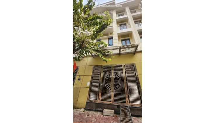 Nhà đẹp Thượng Thanh,long biên 12 tỷ 60m phân lô ô tô,nhà sạch sẵn sàng vào ở