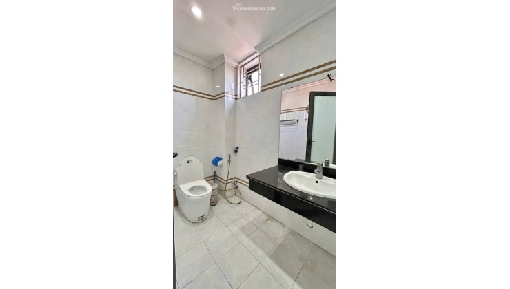 Bán nhà mặt đường Trần Nguyên Hãn – Vị trí trung tâm, kinh doanh sầm uất.