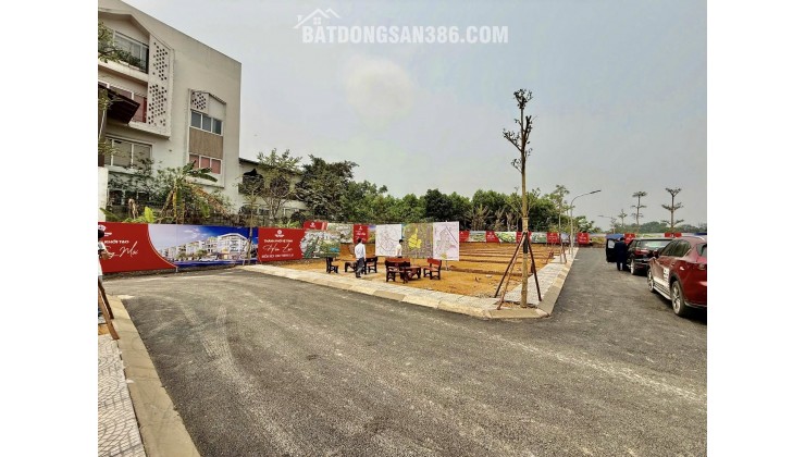 Bán đất thổ cư 100m2 mặt đường 21A, Phú Cát, Quốc Oai, sổ đỏ chính chủ, giá 3.2 tỷ. LH: 0382394677