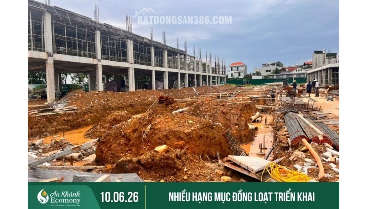 Bán căn liền kề 70m2 mặt tiền rộng 5m gần đường lớn rộng 36m.Có thể kinh doanh - buôn bán và ở .Giá 16.xx tỷ. Các bác thiện chí xx có thương lượng