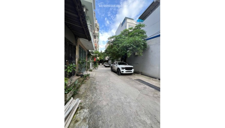 Tin thật bán đất phố Trạm long Biên 10 tỷ 70m ô tô đỗ cửa