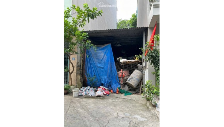 Bán nhà Bát Khối 10 tỷ 60m ô tô đỗ cửa,tặng nhà c4