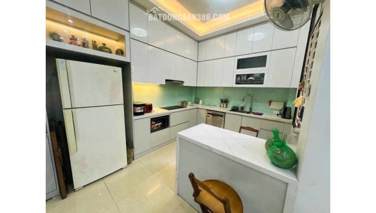 BÁN GẤP NHÀ LÊ QUANG ĐẠO, GIÁ ĐẤT TẶNG NHÀ, LÔ ĐẤT VÀNG XÂY CCMN, 66M², NHỈNH 11 TỶ
