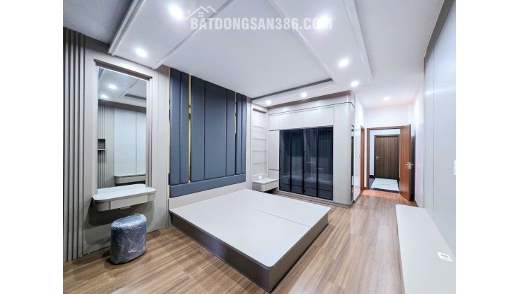 ◆ Mặt đường Nguyễn Cộng Hòa - Nhà độc lập 5,5 tầng thang máy - full nội thất