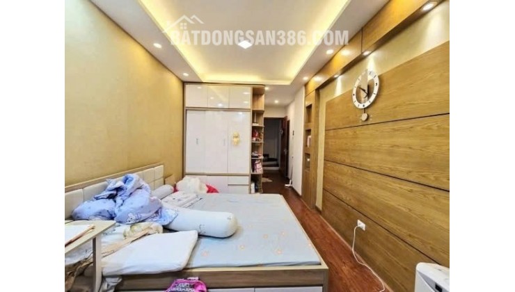 NHÀ ĐẸP NGÕ 42 TRƯƠNG CÔNG DAI DT:33m2 X 5 TẦNG MT:3,3M giá 11 tỷ
