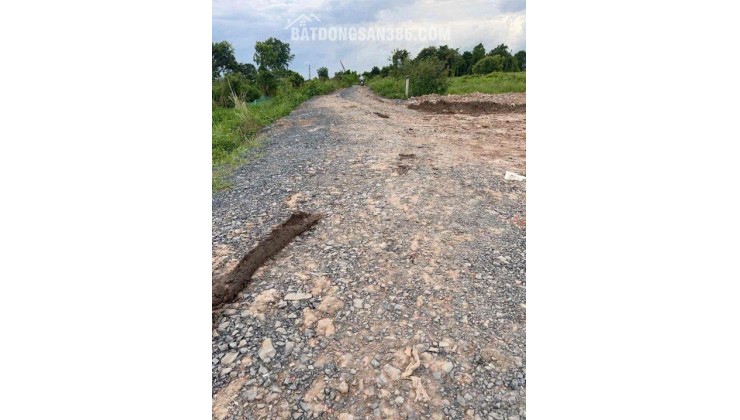 Bán gấp đất thổ cư 607m² Đông Thạnh, Hóc Môn, Sổ đỏ 23 tỷ. LH: 0907983211