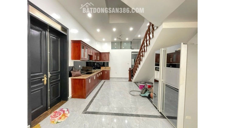 Căn góc hiếm giữa trung tâm Văn Cao – Dòng tiền sẵn 35 triệu/tháng.