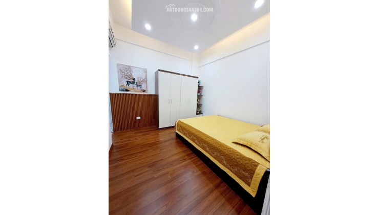 06 TRẦN QUÝ KIÊN (CẦU GIẤY) 2 pn 1 wc giá 5 tỷ căn góc