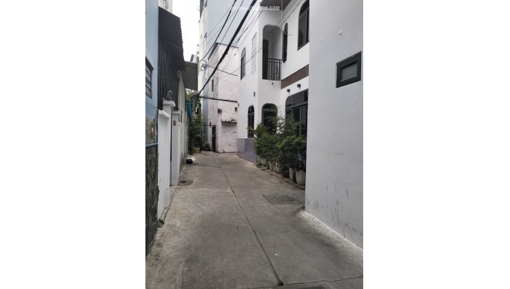 Cần bán Căn góc 50m2 tân sơn nhì hẻm thông thoáng.