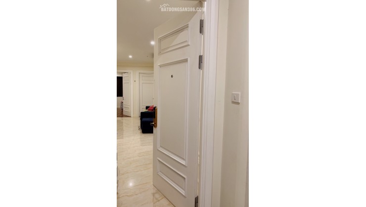Cho thuê căn hộ 4 phòng ngủ 170m2 tại Đội Cấn giá chỉ 23tr/ tháng