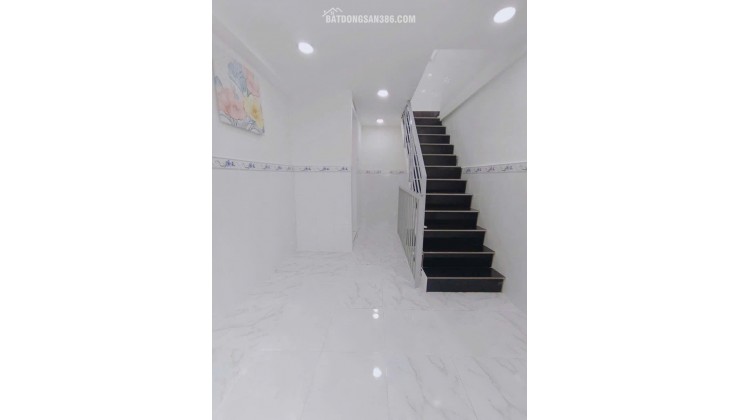 Tài chính nhỉnh 2 tỷ sở hữu ngay căn nhà trung tâm quận 11