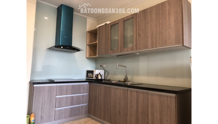 Cho thuê căn hộ 2 ngủ 70m2 tại phố Đội Cấn giá 13tr/ tháng