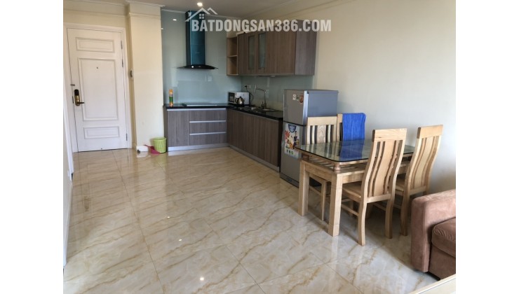 Cho thuê căn hộ 2 ngủ 70m2 tại phố Đội Cấn giá 13tr/ tháng