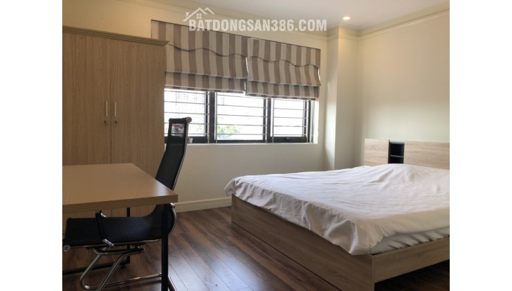 Cho thuê căn hộ 2 ngủ 70m2 tại phố Đội Cấn giá 13tr/ tháng