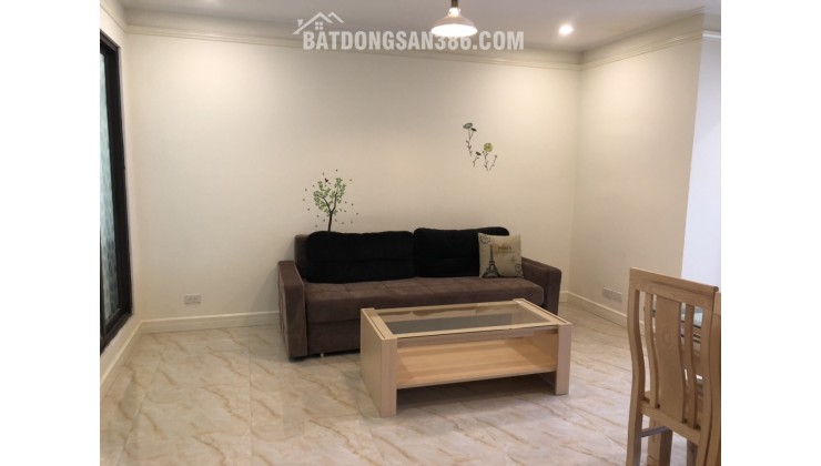 Cho thuê căn hộ 2 ngủ 70m2 tại phố Đội Cấn giá 13tr/ tháng