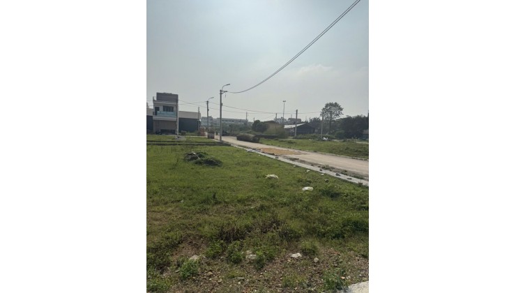 Nhà đất, 101m2, sát mặt đường, mặt tiền 5.5m, pháp lý rõ ràng