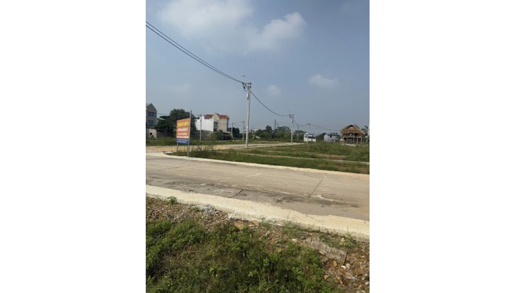 Nhà đất, 101m2, sát mặt đường, mặt tiền 5.5m, pháp lý rõ ràng