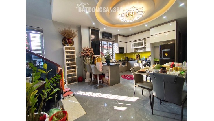 Nhà mặt đường Dư Hàng – 107,5m² x 4 tầng, lô góc 2 mặt thoáng.