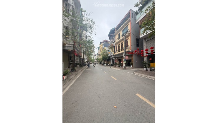 Nhà thật - Phố trạm, Long Biên  6.3 tỷ 30M - Nhà mới sổ đỏ