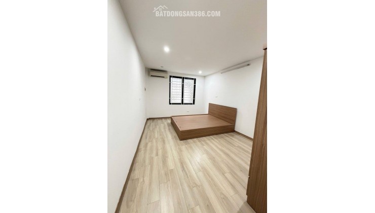  HIẾM !!! NHÀ MỚI ĐẸP Ở NGAY-THANG MÁY NHẬP KHẨU -NGÕ THÔNG THOÁNG BA GÁC TRÁNH-BA BƯỚC CHÂN RA MẶT PHỐ. GIÁ 9.9 TỶ 