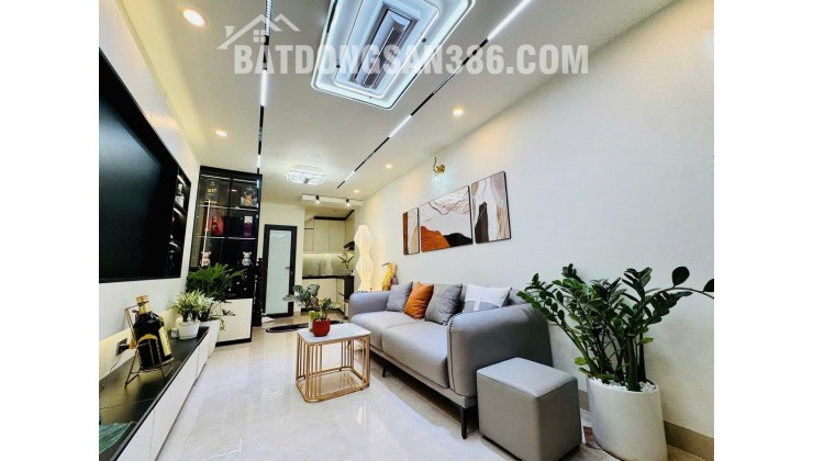 NHÀ 30M - TRUNG TÂM QUẬN HAI BÀ TRƯNG- SÁT PHỐ CỔ - CHỈ 150M RA MẶT PHỐ TRẦN KHÁT CHÂN - 5 TẦNG 3 NGỦ - FULL NỘI THẤT ĐẸP LONG LANH. GIÁ 7,9 tỷ