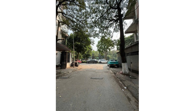 Chính chủ bán LK BT Phùng Khoang - BTL Dt: 130m2x5 tầng xây thô vị trí kinh doanh ô tô đỗ cửa