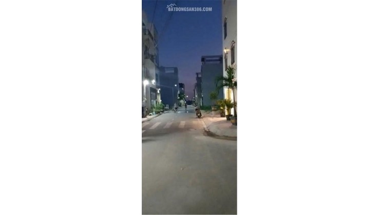 HOT HOT –CHÍNH CHỦ CẦN BÁN CĂN LÔ GÓC 2 MẶT TIỀN  Đ.Tây Lân, P.Bình Trị Đông A, Q.Bình Tân, HCM