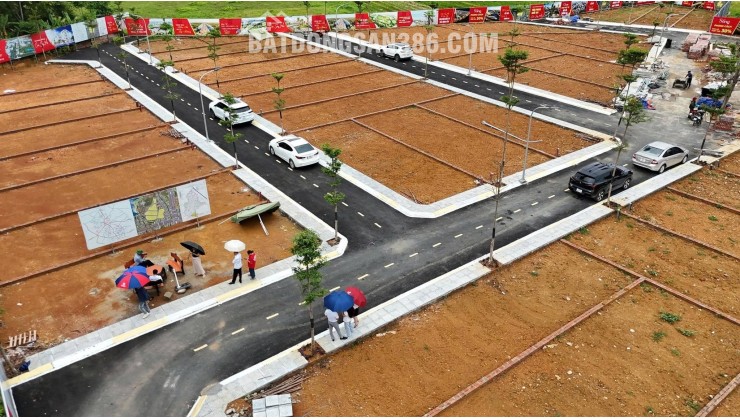 Vị trí vàng, lô góc 2 mặt tiền 102m hot nhất Hòa Lạc, có việc nên cần bán lại