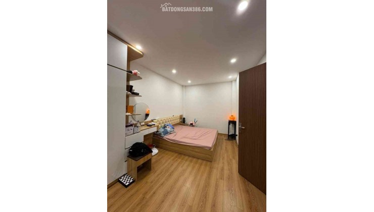 Nhà thật phố Kim Quan 6.6 tỷ 40m Ngõ ô tô,sổ đỏ Long Biên