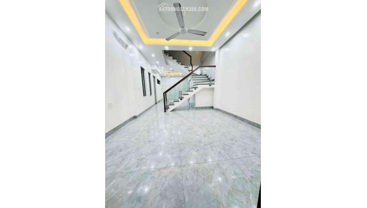 Nhà lô góc Him Lam - 48,3m² x 4 tầng, 2 mặt thoáng, 9 ban công.