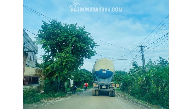 Cần bán nhanh lô đất đẹp DT: 400m trong đó có 200m a thổ cư đường trước đất rộng 8m