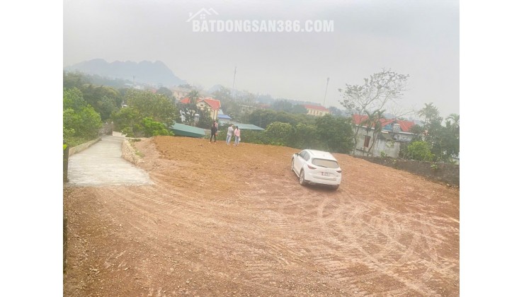  BÁN ĐẤT VIEW CAO THOÁNG – ĐỒN VẬN, LIÊN SƠN  Vị trí: Đồn Vận – Liên Sơn – Lương Sơn – Hòa Bình  Diện tích: 900m² (300m² thổ cư)