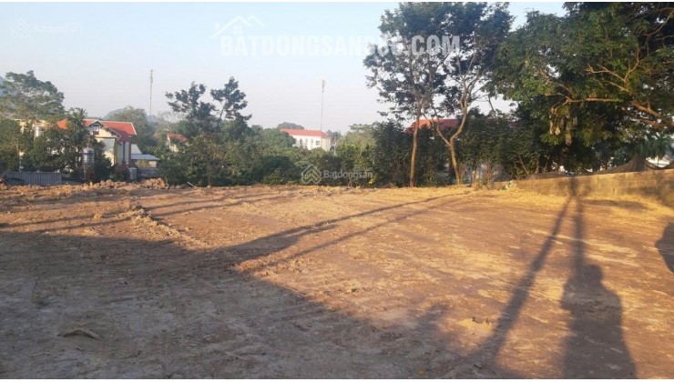 BÁN ĐẤT VIEW CAO THOÁNG – ĐỒN VẬN, LIÊN SƠN  Vị trí: Đồn Vận – Liên Sơn – Lương Sơn – Hòa Bình  Diện tích: 900m² (300m² thổ cư)