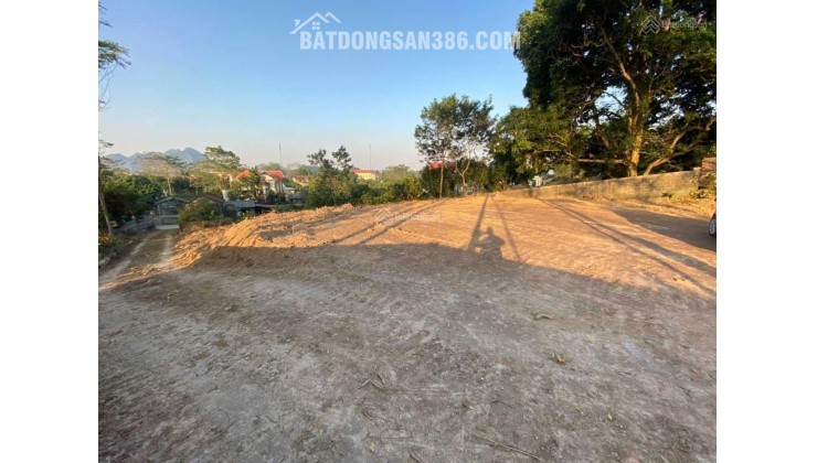 BÁN ĐẤT VIEW CAO THOÁNG – ĐỒN VẬN, LIÊN SƠN  Vị trí: Đồn Vận – Liên Sơn – Lương Sơn – Hòa Bình  Diện tích: 900m² (300m² thổ cư)