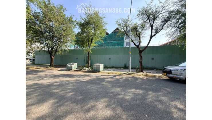 Bán Đất góc 3 Mặt Tiền 27x36m Khu sadaco Ven Sông Tân Phong Quận 7