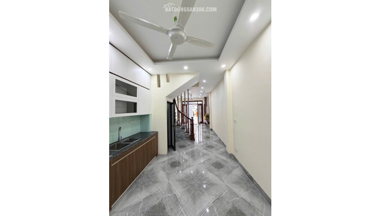 Nhà tôi chuyển vào HCM cần bán nhà Yên Hòa, Cầu Giấy, Hà Nội