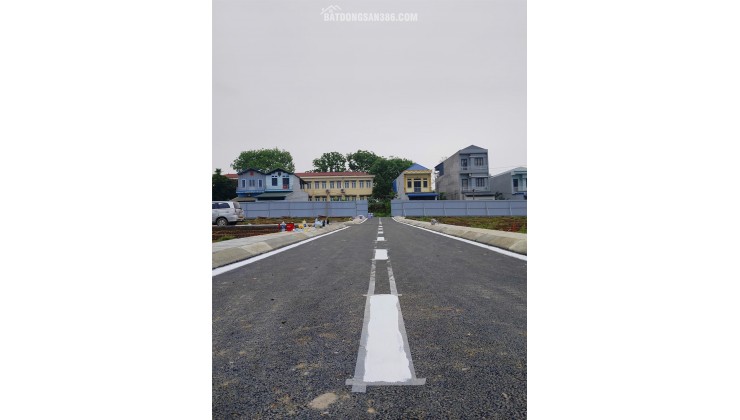Tôi cần bán mảnh đất diện tích 59m2 , Mặt tiền 4m, nở hậu, sổ đỏ sẵn có, 100% đất ở. Vị trí gần các trường cấp 1,2, và trạm y tế.