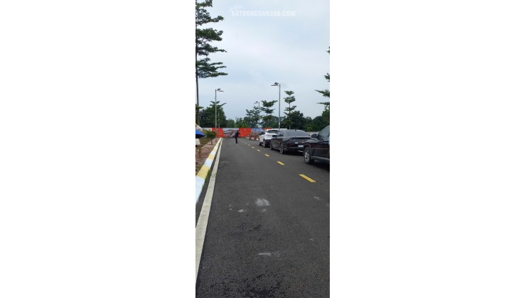 Bán đất thổ cư 100m2 tại Phú Cát, Quốc Oai, mặt tiền 6m, sổ đỏ chính chủ, giá 3.5 tỷ. LH: 0904002535