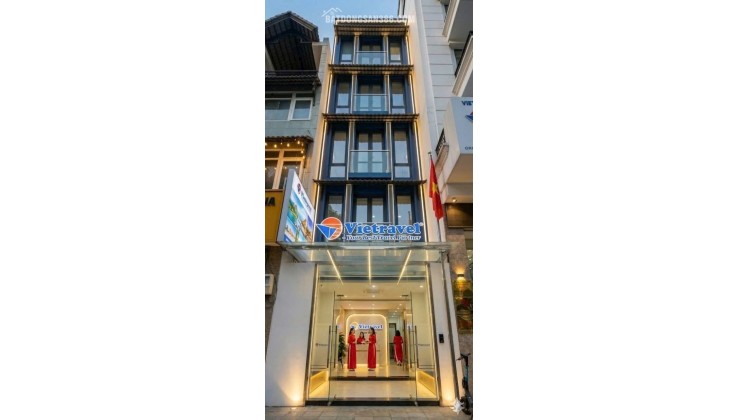 Bán mặt tiền đường Hồng Hà, Trệt 4 lầu ST, DT: 67m2, 9PN, 6WC. Gần CV