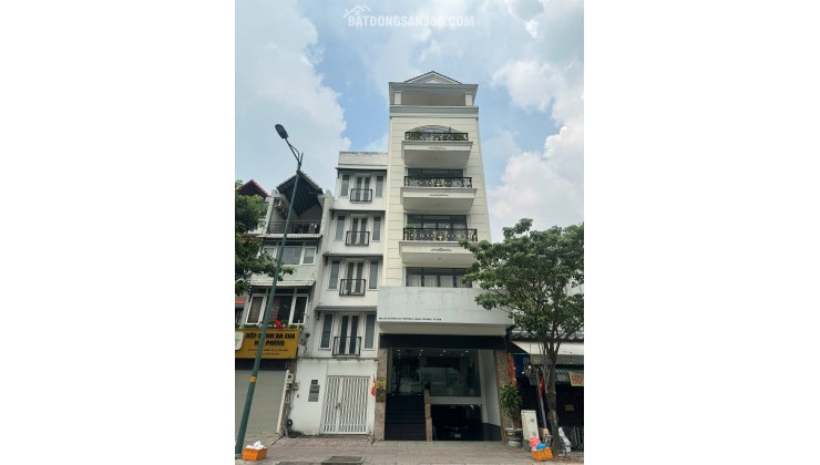 Bán mặt tiền đường Hồng Hà, Trệt 4 lầu ST, DT: 67m2, 9PN, 6WC. Gần CV