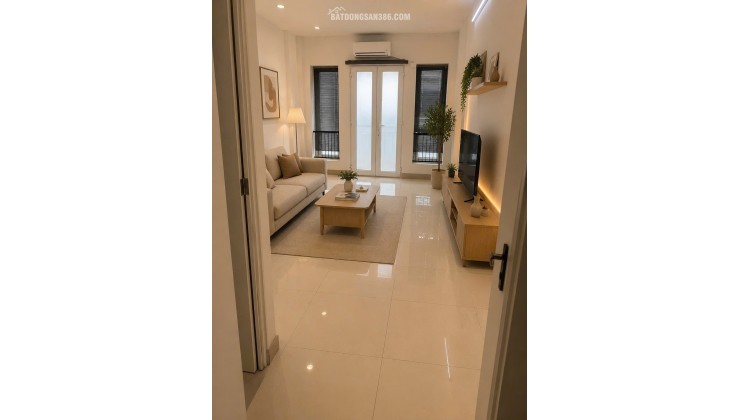 Bán mặt tiền đường Hồng Hà, Trệt 4 lầu ST, DT: 67m2, 9PN, 6WC. Gần CV