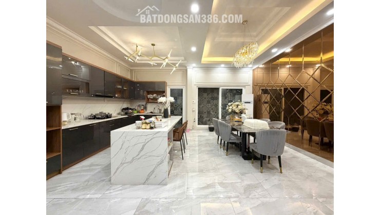 Bán Gấp Nhà Mặt Tiền Khu Vip Quận Tân Phú, Ngang 9m x 18m, 4 Tầng, Giá Chỉ 23.X Tỷ TL