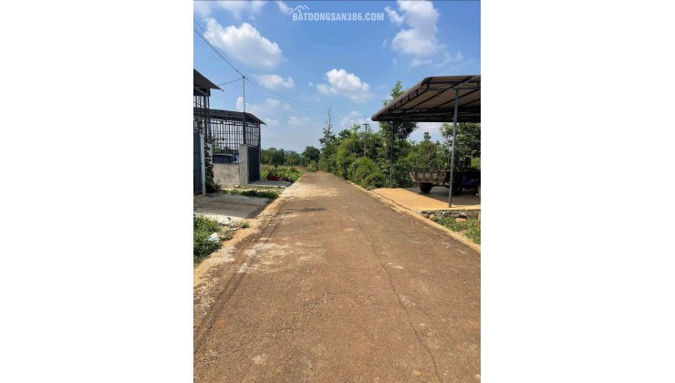 Vị trí đất nằm ở khu vực cực kỳ tiềm năng, rất thích hợp cho anh chị mua để dành